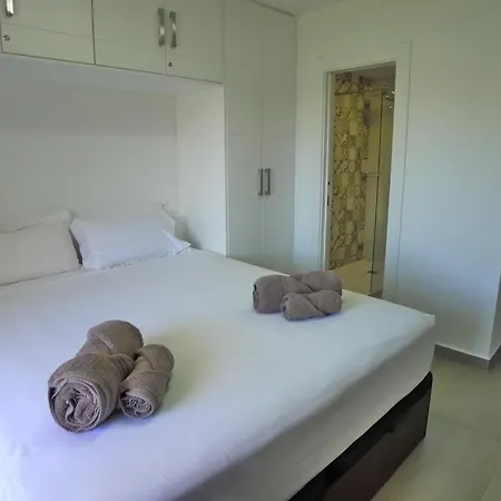 R1358 La Hacienda 10 A Apartment *