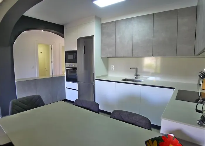 R1358 La Hacienda 10 A Nerja